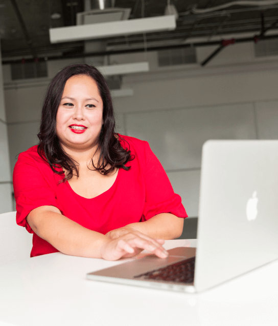 A professional providing Spanish translation services in Houston. 